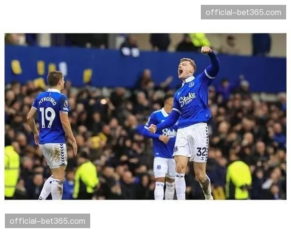 伯恩利2-2战平埃弗顿，保级希望重燃